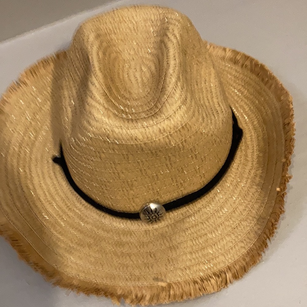 Two straw hats - Picture 2 of 4
